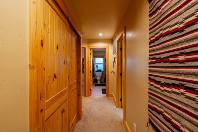Pristine MeadowCreek Golf Resort Home. Features spacious on Meadowcreek Golf Resort in Idaho - for sale on GolfHomes.com, golf home, golf lot