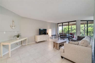 NEW ROOF! WASHER/DRYER in Unit! COMPLETELY FURNISHED 1 Bedroom on Inverrary Country Club in Florida - for sale on GolfHomes.com, golf home, golf lot