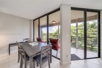NEW ROOF! WASHER/DRYER in Unit! COMPLETELY FURNISHED 1 Bedroom on Inverrary Country Club in Florida - for sale on GolfHomes.com, golf home, golf lot