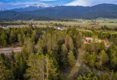 Prime Homesite in Jug Mountain Ranch. Tucked at the end of a on Jug Mountain Ranch Golf Course in Idaho - for sale on GolfHomes.com, golf home, golf lot
