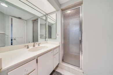 NEW ROOF! WASHER/DRYER in Unit! COMPLETELY FURNISHED 1 Bedroom on Inverrary Country Club in Florida - for sale on GolfHomes.com, golf home, golf lot