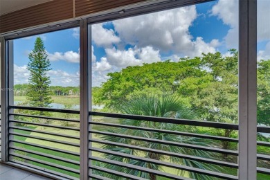NEW ROOF! WASHER/DRYER in Unit! COMPLETELY FURNISHED 1 Bedroom on Inverrary Country Club in Florida - for sale on GolfHomes.com, golf home, golf lot