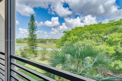 NEW ROOF! WASHER/DRYER in Unit! COMPLETELY FURNISHED 1 Bedroom on Inverrary Country Club in Florida - for sale on GolfHomes.com, golf home, golf lot