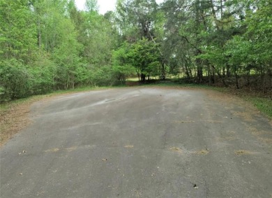 Great building lot in growing and established Chickasaw Point on The Trail At Chickasaw Pointe in South Carolina - for sale on GolfHomes.com, golf home, golf lot