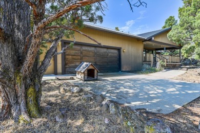 Welcome to this warm and inviting 3-bedroom, 2-bathroom home on Lake Shastina Golf Course in California - for sale on GolfHomes.com, golf home, golf lot