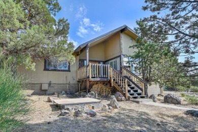Welcome to this warm and inviting 3-bedroom, 2-bathroom home on Lake Shastina Golf Course in California - for sale on GolfHomes.com, golf home, golf lot