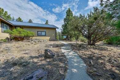 Welcome to this warm and inviting 3-bedroom, 2-bathroom home on Lake Shastina Golf Course in California - for sale on GolfHomes.com, golf home, golf lot