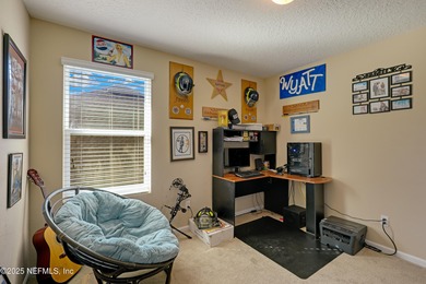 **WATERFRONT**GOLF COMMUNITY**UPDATED** Welcome to this HUGE 2 on Magnolia Point Golf and Country Club in Florida - for sale on GolfHomes.com, golf home, golf lot