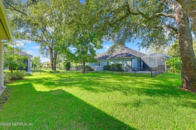 **WATERFRONT**GOLF COMMUNITY**UPDATED** Welcome to this HUGE 2 on Magnolia Point Golf and Country Club in Florida - for sale on GolfHomes.com, golf home, golf lot