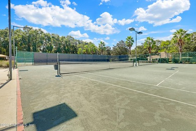 **WATERFRONT**GOLF COMMUNITY**UPDATED** Welcome to this HUGE 2 on Magnolia Point Golf and Country Club in Florida - for sale on GolfHomes.com, golf home, golf lot