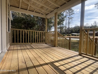 Charming Starter Home or Cozy Getaway! Welcome to this on Minnesott Golf and Country Club in North Carolina - for sale on GolfHomes.com, golf home, golf lot