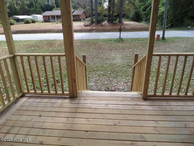 Charming Starter Home or Cozy Getaway! Welcome to this on Minnesott Golf and Country Club in North Carolina - for sale on GolfHomes.com, golf home, golf lot