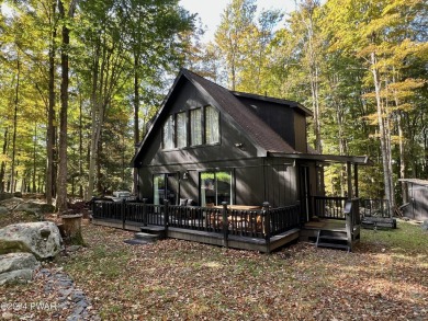 Welcome to this move in ready, adorable cabin in The Hideout! on The Hideout Golf in Pennsylvania - for sale on GolfHomes.com, golf home, golf lot