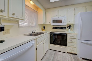 REDUCED!! MAINTENANCE-FREE AND MOVE-IN READY! Welcome to VENICE on Pelican Pointe Golf and Country Club in Florida - for sale on GolfHomes.com, golf home, golf lot