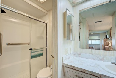 REDUCED!! MAINTENANCE-FREE AND MOVE-IN READY! Welcome to VENICE on Pelican Pointe Golf and Country Club in Florida - for sale on GolfHomes.com, golf home, golf lot