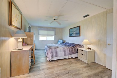 REDUCED!! MAINTENANCE-FREE AND MOVE-IN READY! Welcome to VENICE on Pelican Pointe Golf and Country Club in Florida - for sale on GolfHomes.com, golf home, golf lot