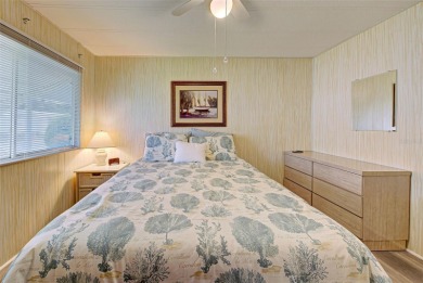 REDUCED!! MAINTENANCE-FREE AND MOVE-IN READY! Welcome to VENICE on Pelican Pointe Golf and Country Club in Florida - for sale on GolfHomes.com, golf home, golf lot