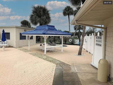 REDUCED!! MAINTENANCE-FREE AND MOVE-IN READY! Welcome to VENICE on Pelican Pointe Golf and Country Club in Florida - for sale on GolfHomes.com, golf home, golf lot