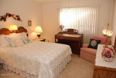 2/2 plus Den Split floor plan 1861 Sq Ft. with inviting on Sun Lakes Country Club in Arizona - for sale on GolfHomes.com, golf home, golf lot