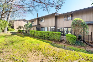 906 Oak Tree is a charming, fully renovated condo in a on Chapel Hill Country Club in North Carolina - for sale on GolfHomes.com, golf home, golf lot