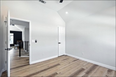 Stunning Fully Remodeled Home with High-End Modern Finishes! on Stewart Peninsula Golf Course in Texas - for sale on GolfHomes.com, golf home, golf lot