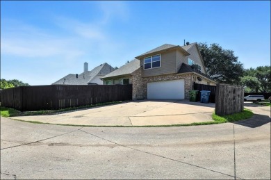 Stunning Fully Remodeled Home with High-End Modern Finishes! on Stewart Peninsula Golf Course in Texas - for sale on GolfHomes.com, golf home, golf lot