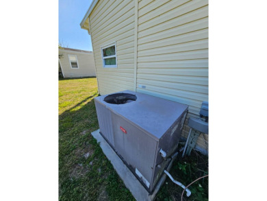 NO DAMAGES FROM HURRICANES! MOVE IN READY CONDITION! Freshly on Sabal Springs Golf and Racquet Club in Florida - for sale on GolfHomes.com, golf home, golf lot