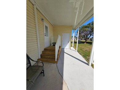 NO DAMAGES FROM HURRICANES! MOVE IN READY CONDITION! Freshly on Sabal Springs Golf and Racquet Club in Florida - for sale on GolfHomes.com, golf home, golf lot