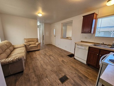 NO DAMAGES FROM HURRICANES! MOVE IN READY CONDITION! Freshly on Sabal Springs Golf and Racquet Club in Florida - for sale on GolfHomes.com, golf home, golf lot