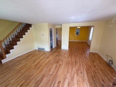 Welcome home to this super charming 3 bedroom, 2 bath home on Stony Creek Golf Course in Illinois - for sale on GolfHomes.com, golf home, golf lot