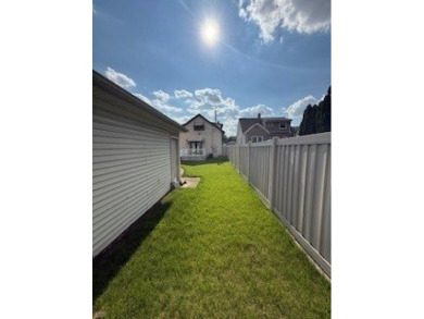 Welcome home to this super charming 3 bedroom, 2 bath home on Stony Creek Golf Course in Illinois - for sale on GolfHomes.com, golf home, golf lot