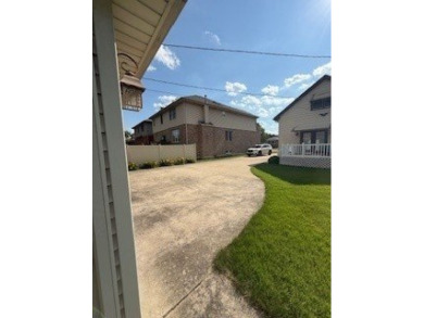 Welcome home to this super charming 3 bedroom, 2 bath home on Stony Creek Golf Course in Illinois - for sale on GolfHomes.com, golf home, golf lot