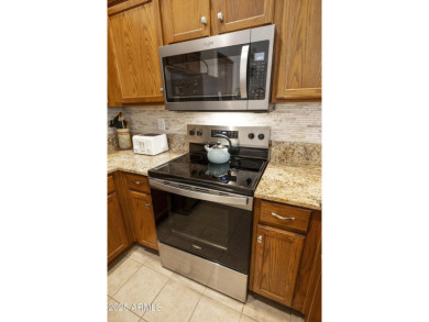 Charming 2BR, 2BA home in the very active adult community of Sun on Sun Lakes Country Club in Arizona - for sale on GolfHomes.com, golf home, golf lot