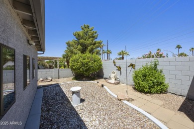 Charming 2BR, 2BA home in the very active adult community of Sun on Sun Lakes Country Club in Arizona - for sale on GolfHomes.com, golf home, golf lot