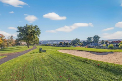 Welcome to this meticulously maintained single-level townhome on Quail Ridge Golf Course in Washington - for sale on GolfHomes.com, golf home, golf lot