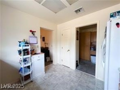 Well-maintained 2-bedroom, 2-bath home in the 55+ community of on Highland Falls Golf Club in Nevada - for sale on GolfHomes.com, golf home, golf lot