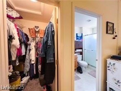Well-maintained 2-bedroom, 2-bath home in the 55+ community of on Highland Falls Golf Club in Nevada - for sale on GolfHomes.com, golf home, golf lot