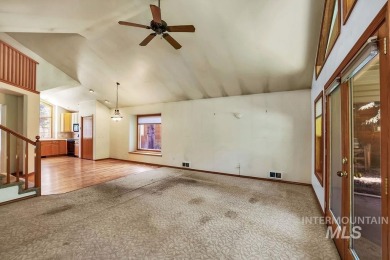 Charming home with Prime Location in McCall, backing up to the on McCall Municipal Golf Course in Idaho - for sale on GolfHomes.com, golf home, golf lot
