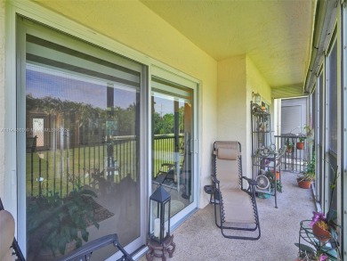LOOK NO FURTHER! Vibrant & well maintained active 55+ community! on Hollybrook Golf and Tennis Club  in Florida - for sale on GolfHomes.com, golf home, golf lot