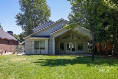 Charming home with Prime Location in McCall, backing up to the on McCall Municipal Golf Course in Idaho - for sale on GolfHomes.com, golf home, golf lot