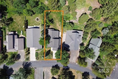 Charming home with Prime Location in McCall, backing up to the on McCall Municipal Golf Course in Idaho - for sale on GolfHomes.com, golf home, golf lot