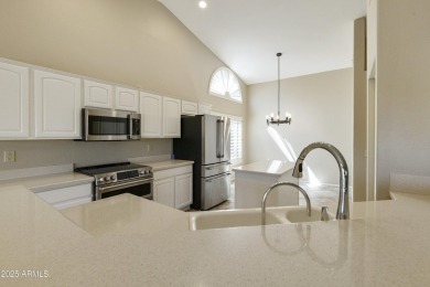 Welcome to this well-maintained 2 bedroom, 2 bath PLUS den 2,022 on Oakwood Golf Club  in Arizona - for sale on GolfHomes.com, golf home, golf lot