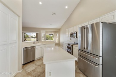 Welcome to this well-maintained 2 bedroom, 2 bath PLUS den 2,022 on Oakwood Golf Club  in Arizona - for sale on GolfHomes.com, golf home, golf lot