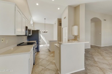 Welcome to this well-maintained 2 bedroom, 2 bath PLUS den 2,022 on Oakwood Golf Club  in Arizona - for sale on GolfHomes.com, golf home, golf lot
