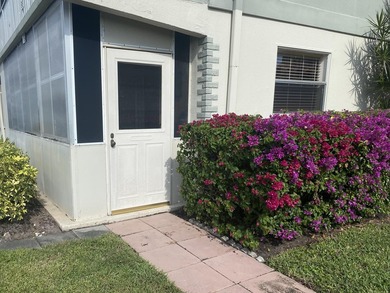 Beautiful re-done 1st floor unit in 55 plus adult community of on Kings Point Golf -Flanders Way in Florida - for sale on GolfHomes.com, golf home, golf lot