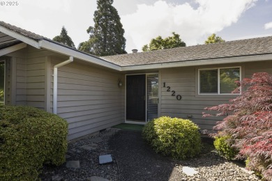 Immaculate Single-Level Home on the 5th Fairway of Michelbook on Michelbook Country Club in Oregon - for sale on GolfHomes.com, golf home, golf lot