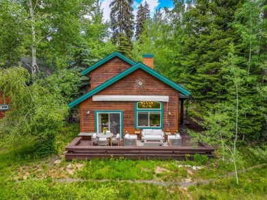 Perfect Vacation Escape - Remodeled and rarely available Golf on  in Idaho - for sale on GolfHomes.com, golf home, golf lot