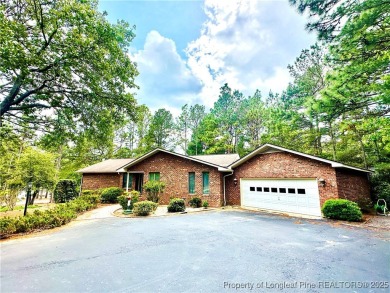 Welcome home to Seven Lakes North!This meticulously custom-brick on Seven Lakes Country Club in North Carolina - for sale on GolfHomes.com, golf home, golf lot