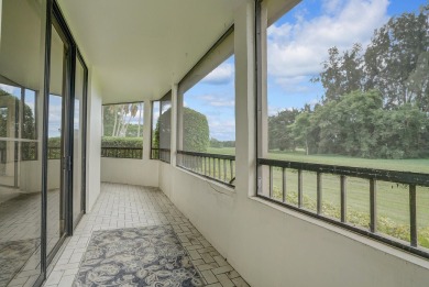 This beautiful 2-bedroom, 2-bathroom condo offers a spacious 1 on Fountains Golf and Country Club in Florida - for sale on GolfHomes.com, golf home, golf lot