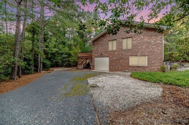 Welcome home to Seven Lakes North!This meticulously custom-brick on Seven Lakes Country Club in North Carolina - for sale on GolfHomes.com, golf home, golf lot
